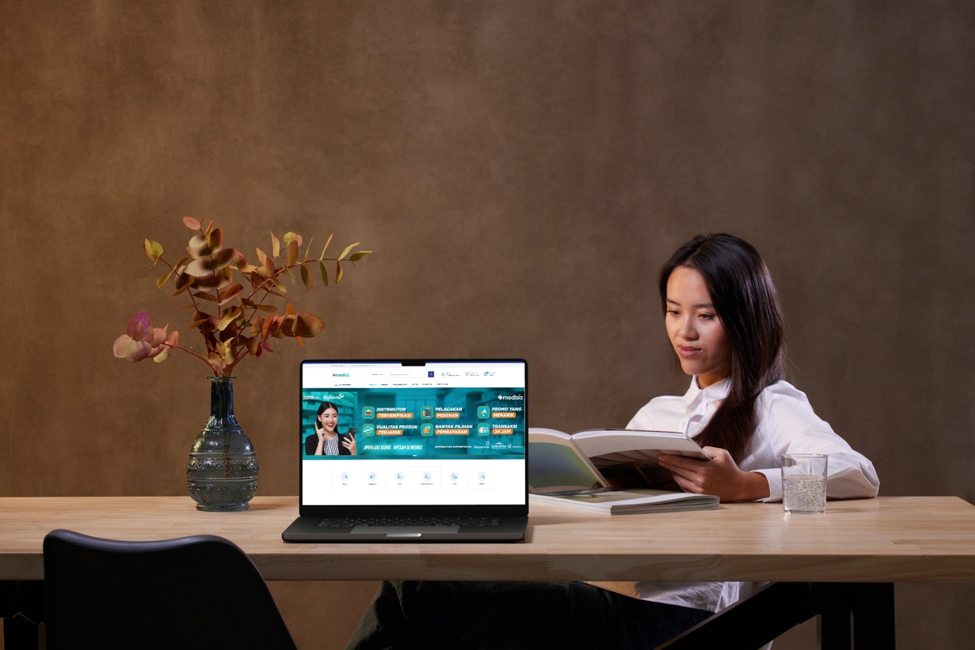 Medbiz - Noctoornal Studio - Banner Portfolio HD